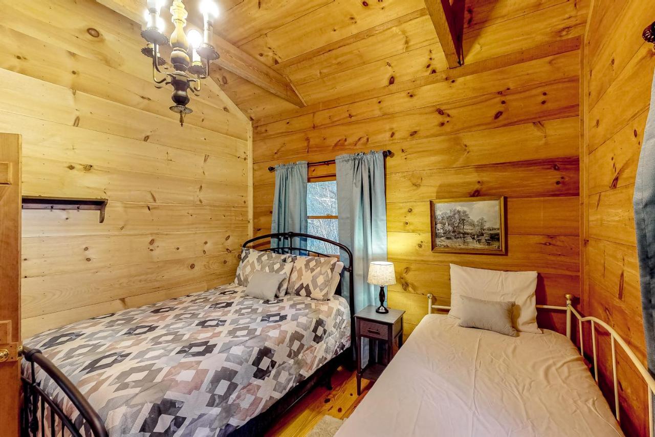 The Scaly Mountain Cabin Exterior photo